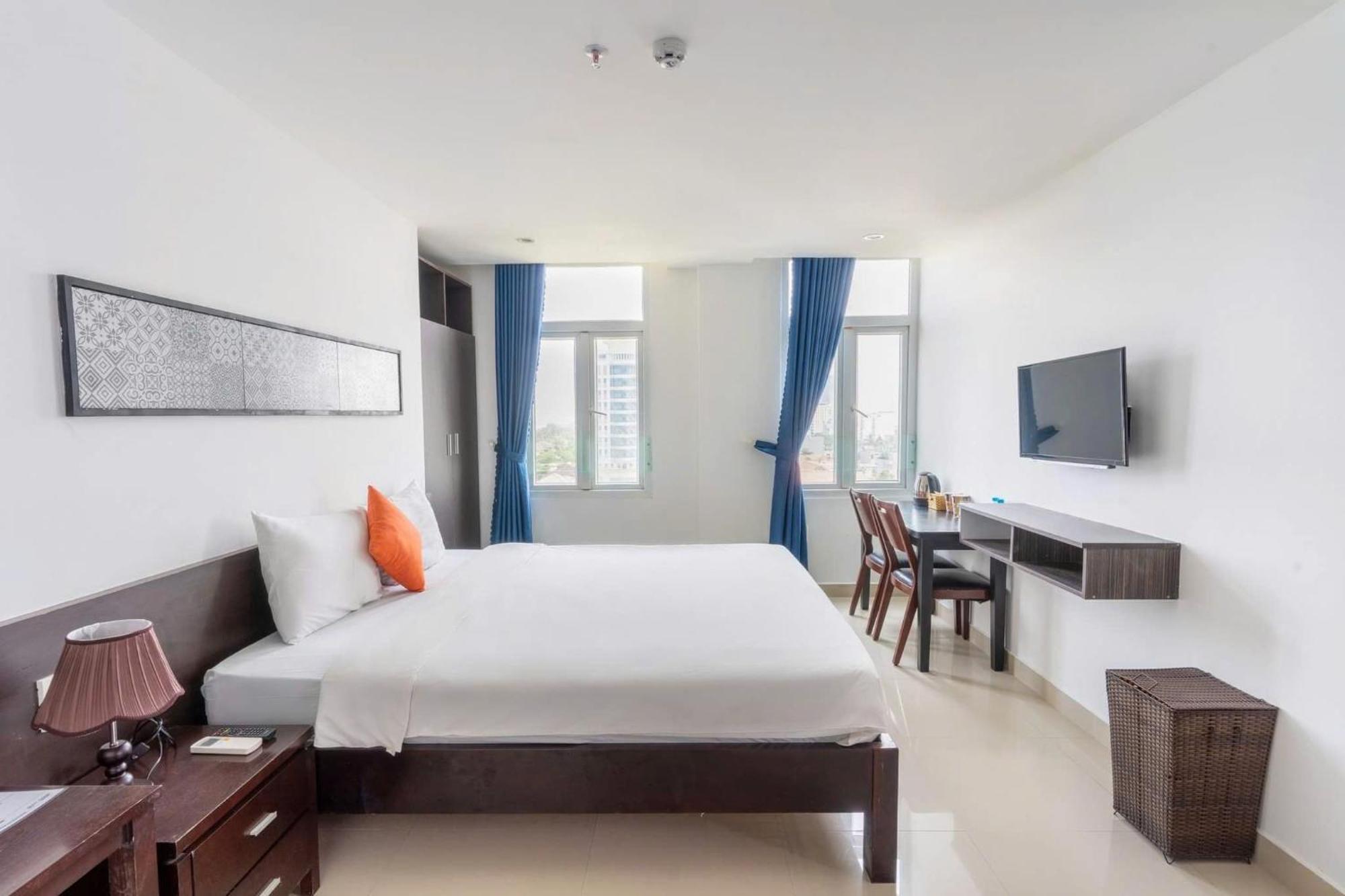 Queen Palace Sea View Hotel Дананг Екстер'єр фото