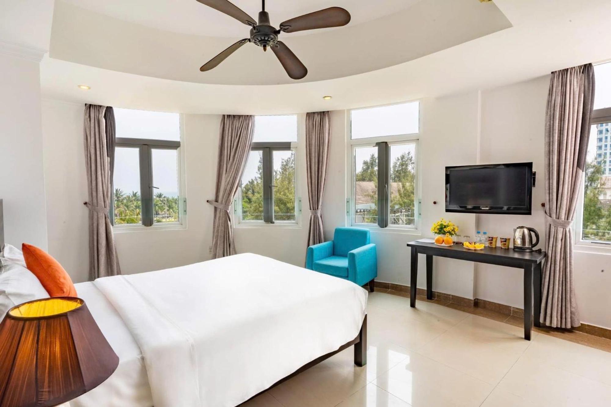 Queen Palace Sea View Hotel Дананг Екстер'єр фото